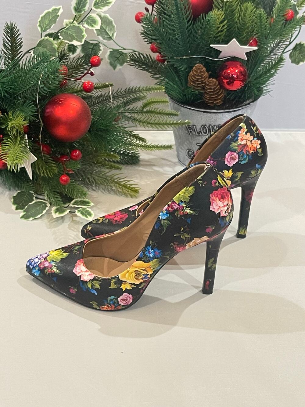Abound Black Floral Heels Size 5.5